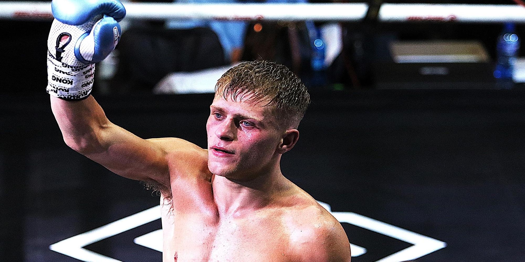 Doron Zinman raising his glove after a professional fight
