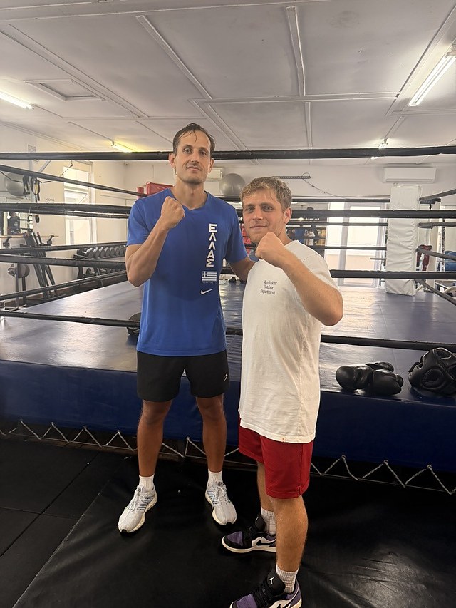 Doron with a client ringside at Top Floor Boxing in Sea Point